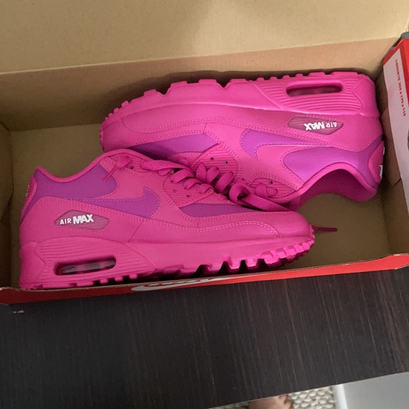 Nikes - Picture 6 of 6